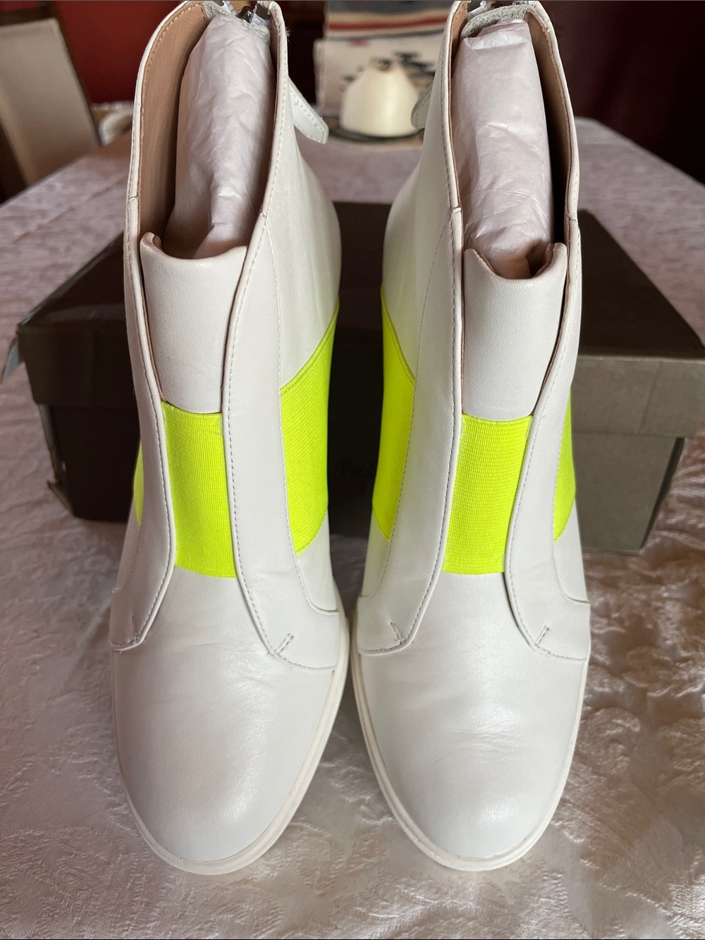 PAOLO AMBER Very soft White Calf Leather Ankle Boots Elastic Panels Sz 7M New/